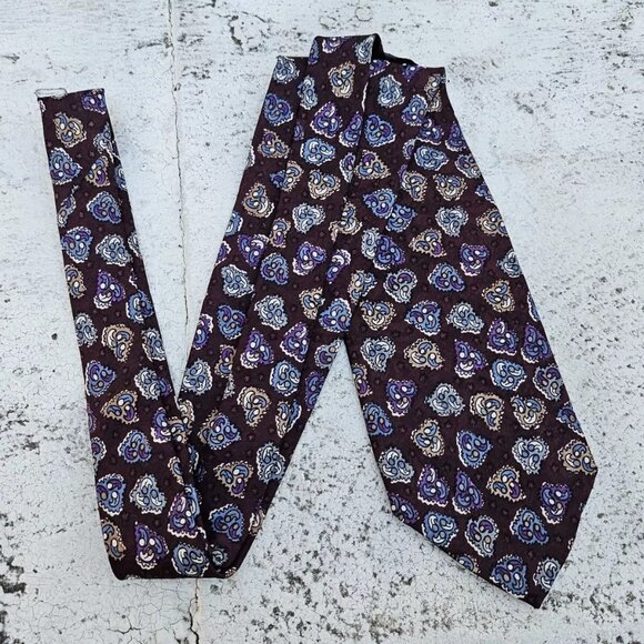 Christian Dior Vintage Tie Men Necktie 100% Silk Classic Length Tie Made in USA